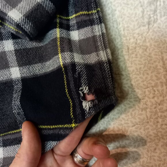 DC skateboarding long sleeve Flannel shirt XL - Picture 3 of 3